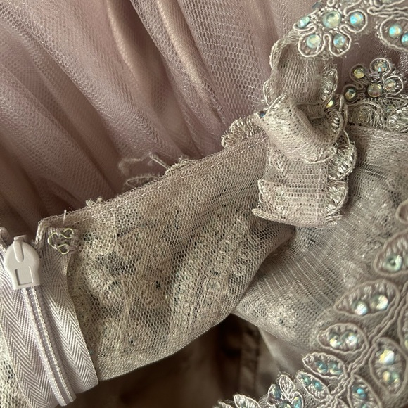 Elegant Mauve Dress - Picture 5 of 6